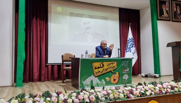 کارگاه شعر طنز چگونه متولد می‌شود در سومین رویداد ملی طنز قلمه برگزار شد