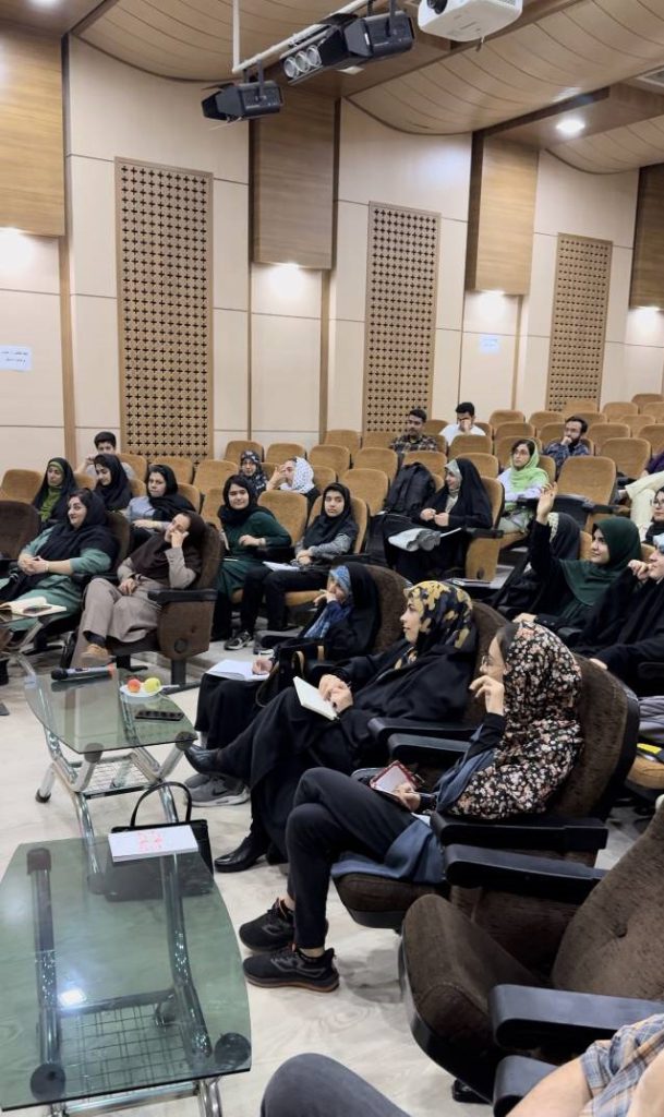 مروری بر روز دوم رویداد طنز قلمه ویژه استان همدان کارگاه «زیست طنزپردازانه»